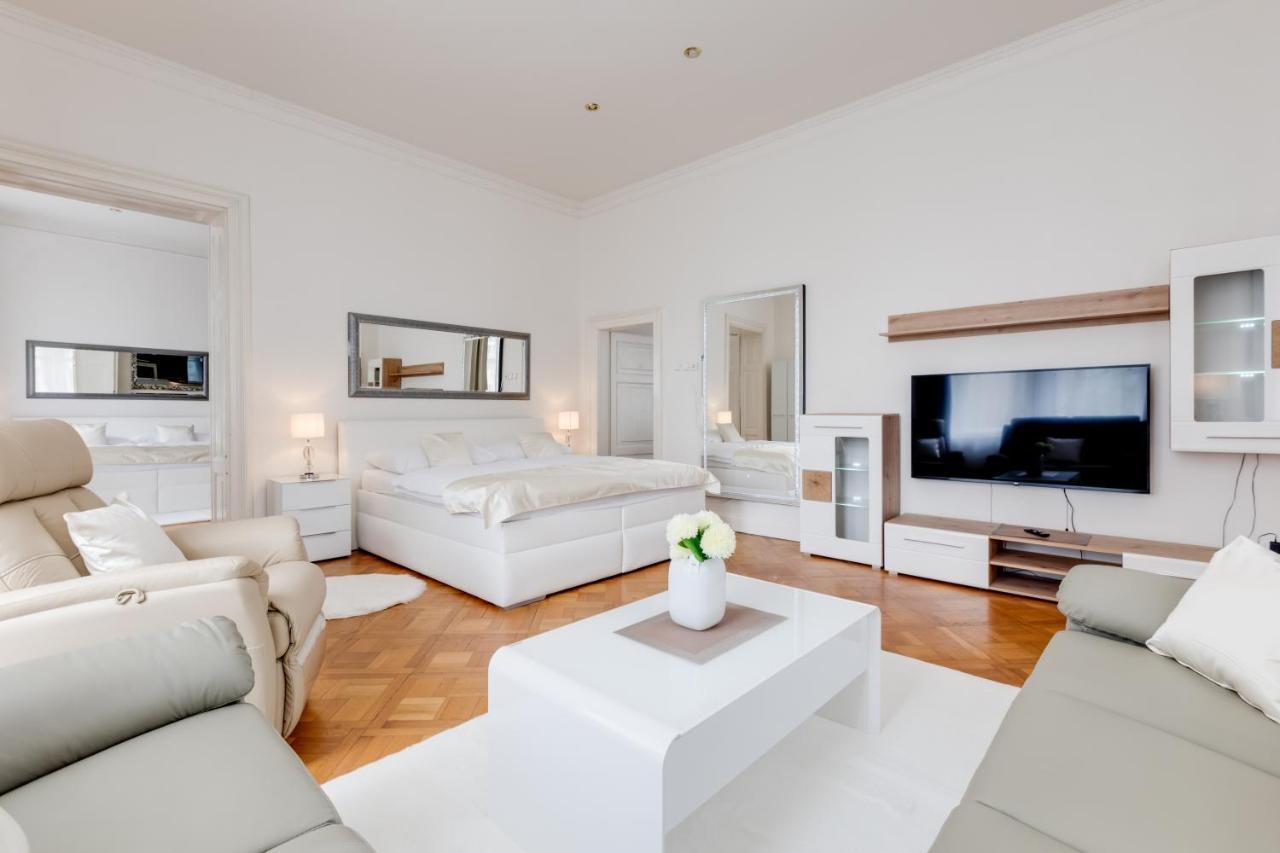 Wenceslass Square Royal Residence Apartments Prague Exterior photo